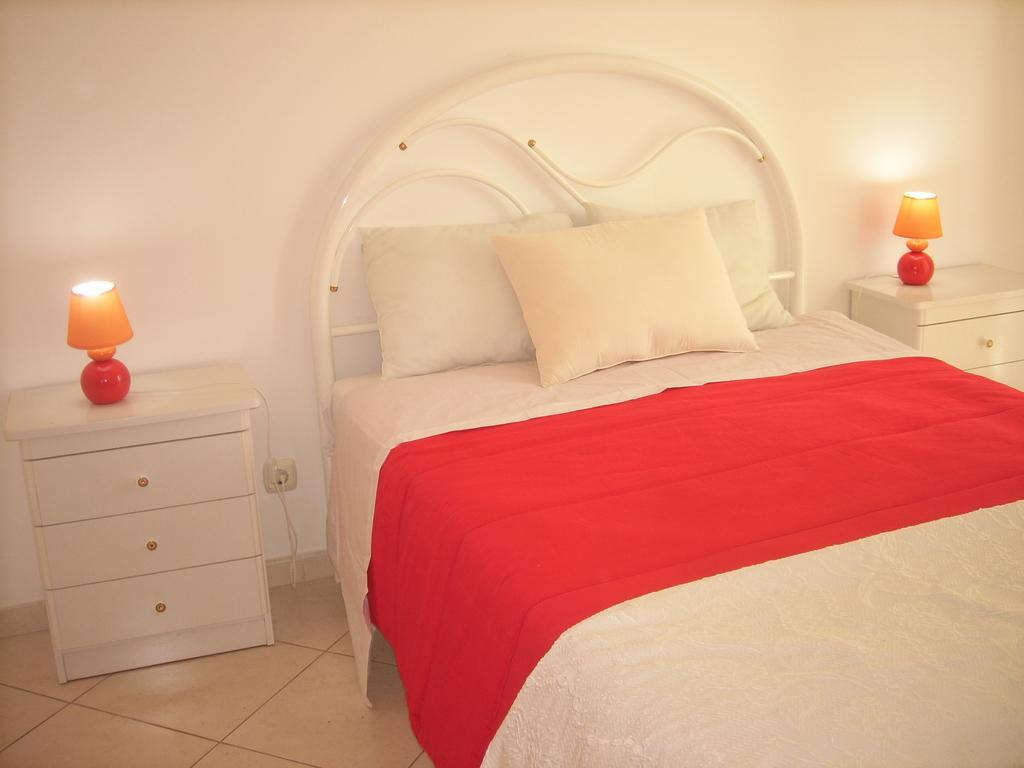 Apartamentos Monica Quarteira Bagian luar foto