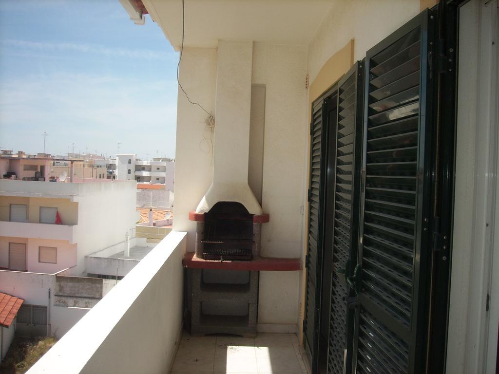 Apartamentos Monica Quarteira Bagian luar foto