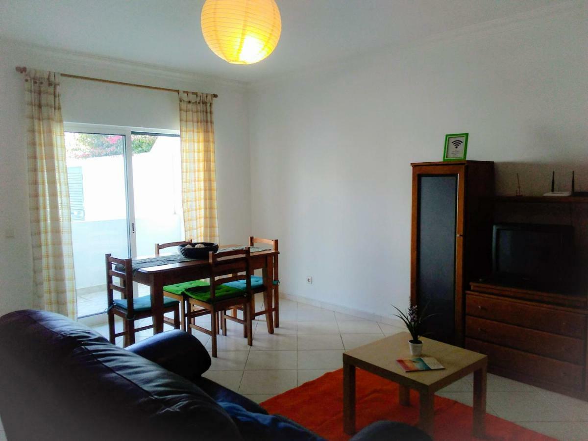 Apartamentos Monica Quarteira Bagian luar foto