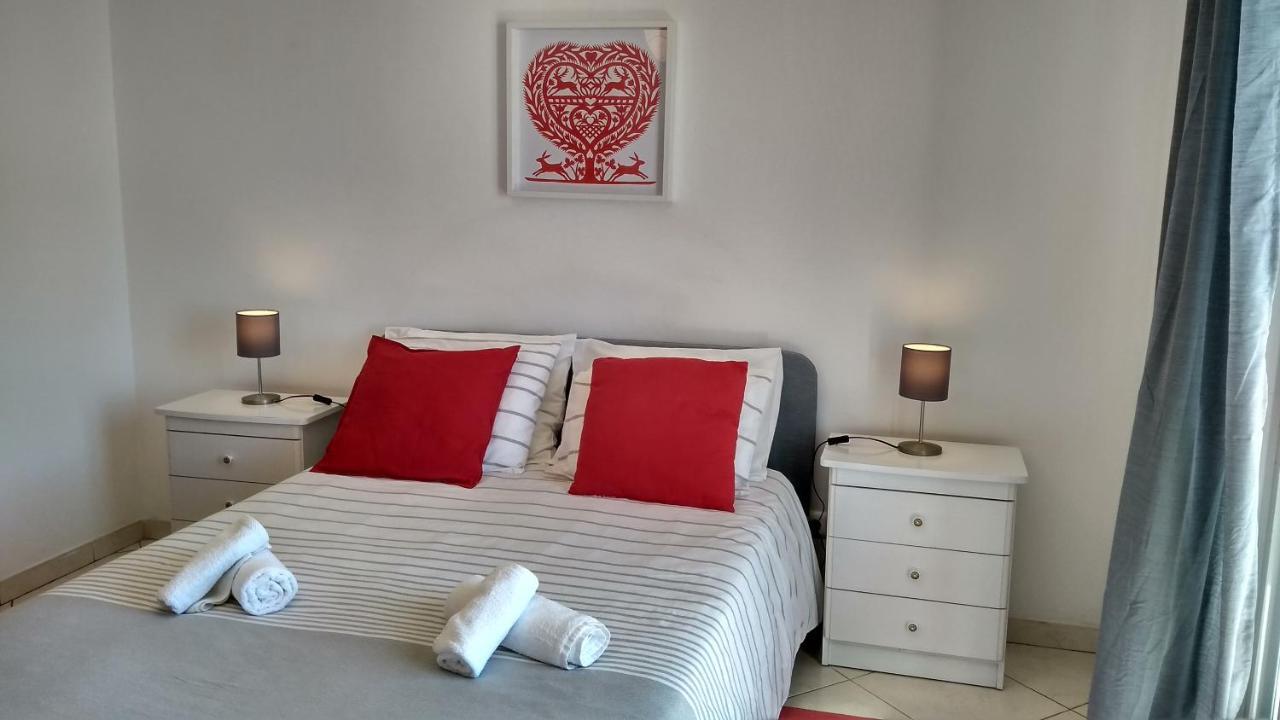 Apartamentos Monica Quarteira Bagian luar foto