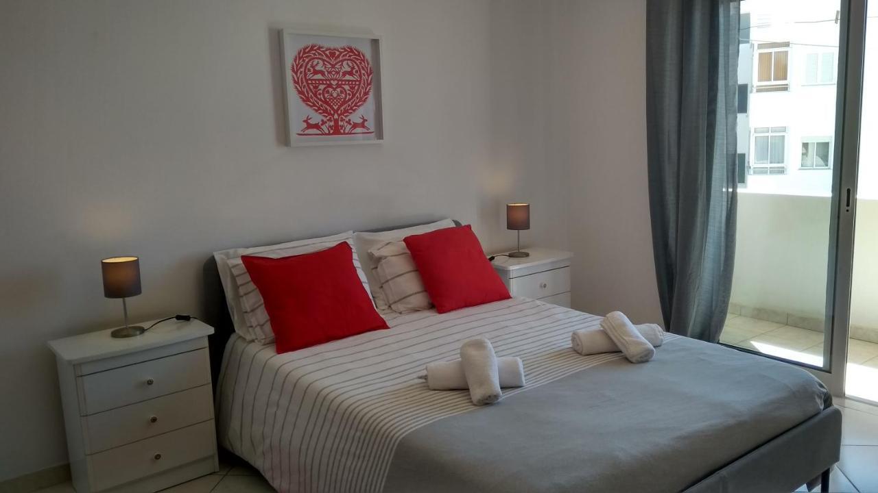 Apartamentos Monica Quarteira Bagian luar foto